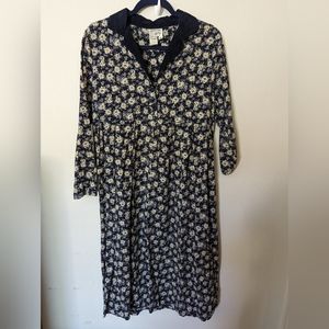Zero to Nine vintage black dress with white daisies and black collar size medium